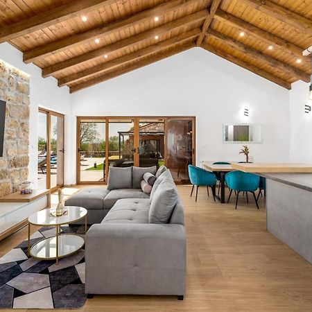 New! Promina Luxury Villa With 72Sqm Heated Pool, Jacuzzi, Infrared Sauna, Tennis Court, Media Room Bogatić Exterior foto