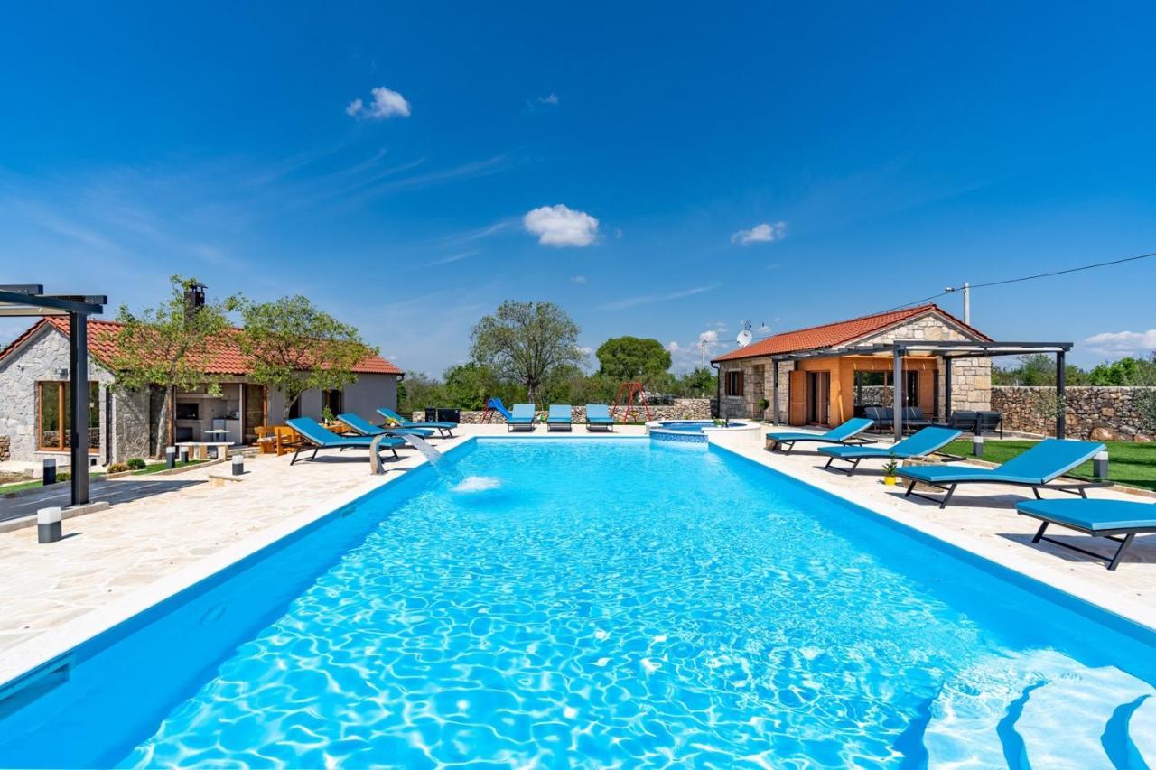 New! Promina Luxury Villa With 72Sqm Heated Pool, Jacuzzi, Infrared Sauna, Tennis Court, Media Room Bogatić Exterior foto